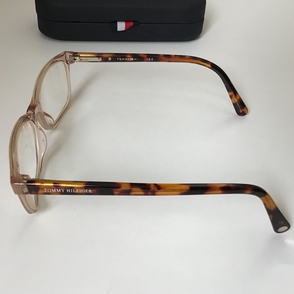 Tommy Hilfiger Glasses & Hard Case - Picture 13 of 15